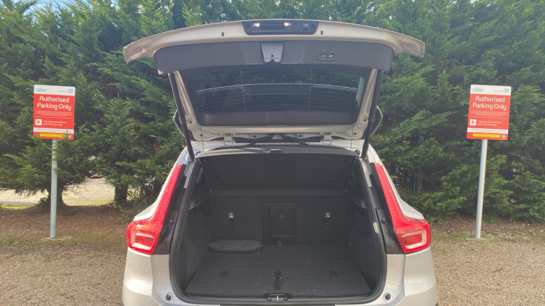 Volvo XC40 2.0 B3P Ultra Dark 5dr Auto Petrol Estate